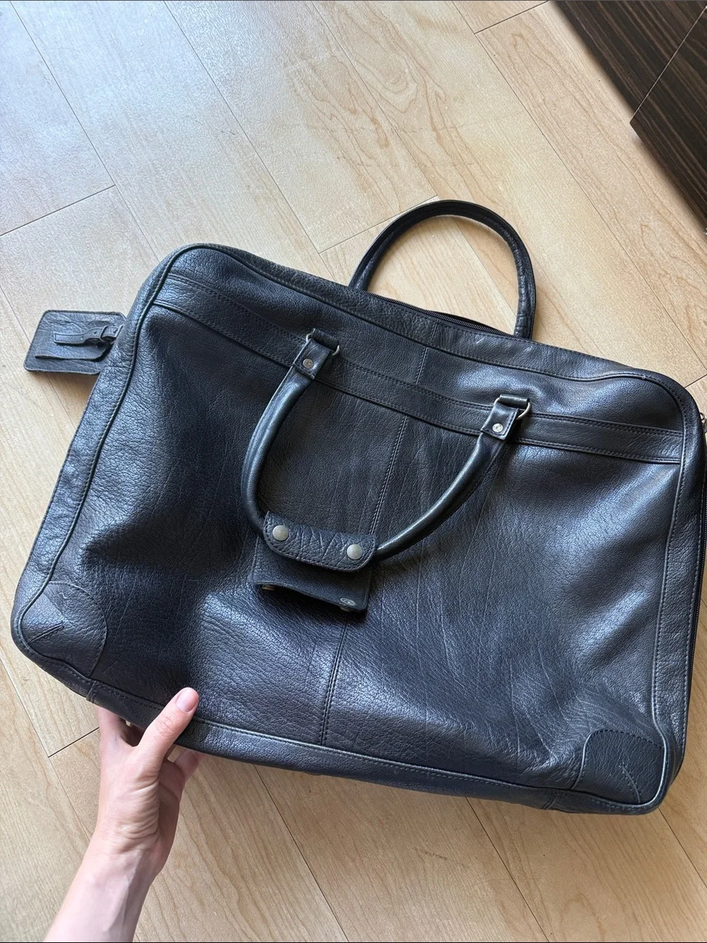 Black Leather Men’s Briefcase with Dual Front Pockets